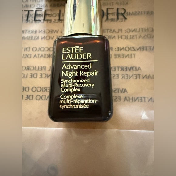 Lauder Lip Glosses w/ gwp night repair NWT 5 full size glosses - Picture 12 of 13